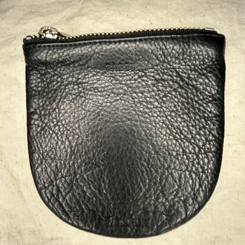 BAGGU Textured Black Leather Pouch
